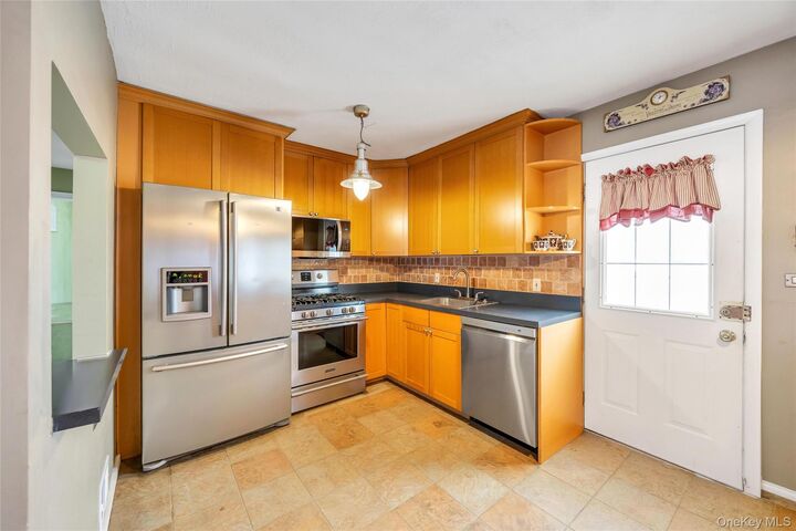 Property Photo:  2 Briggs Street  NY 11801 