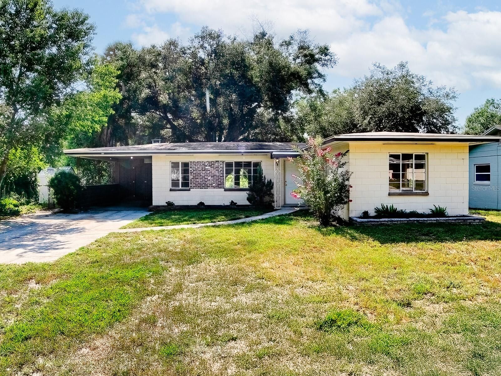 Property Photo: 404 Louis Street FL 34748