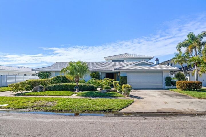 Property Photo: 878 Harbor Island FL 33767