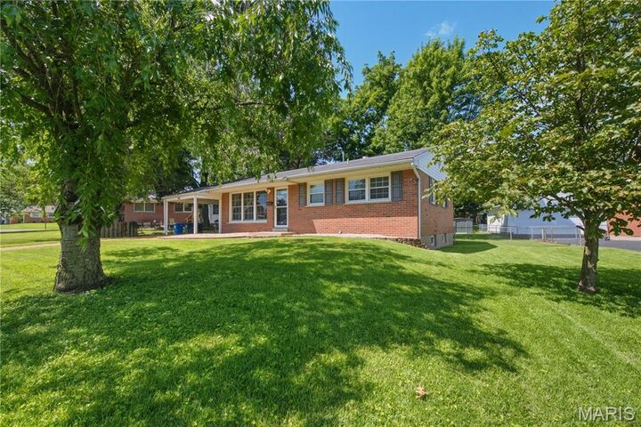 Property Photo:  350 Saint Patrick Lane  MO 63031 