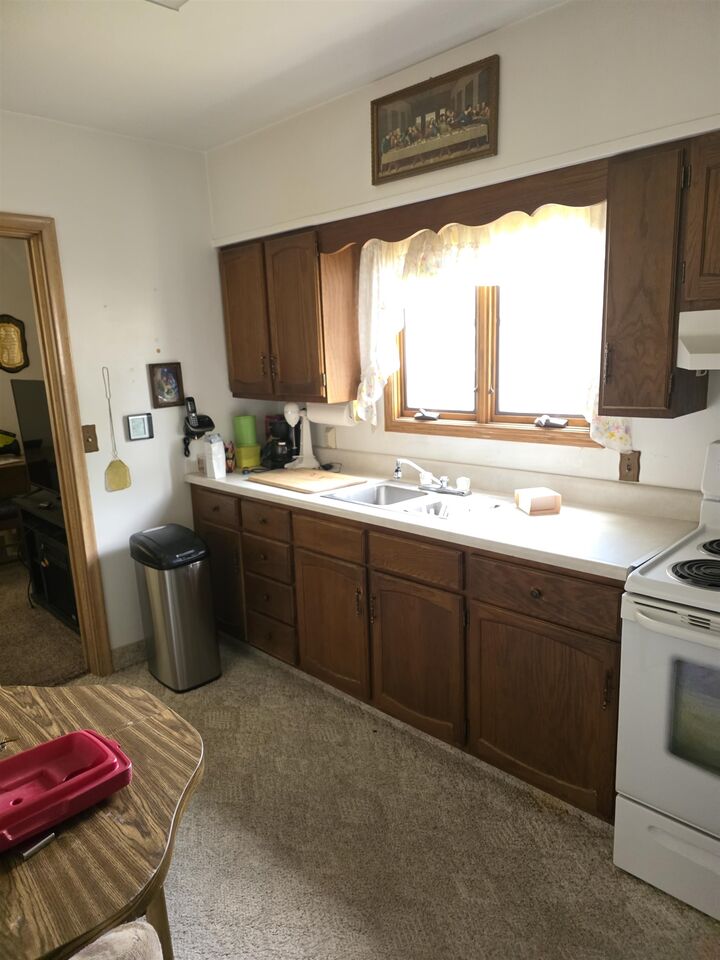 Property Photo:  309 10th St SE  ND 58701 