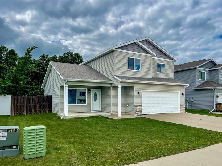 Property Photo:  3013 12th St NW  ND 58703 
