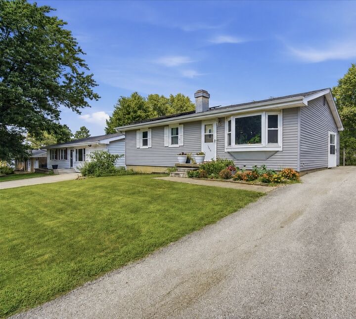 Property Photo: 1225 Rutledge Road IL 61704