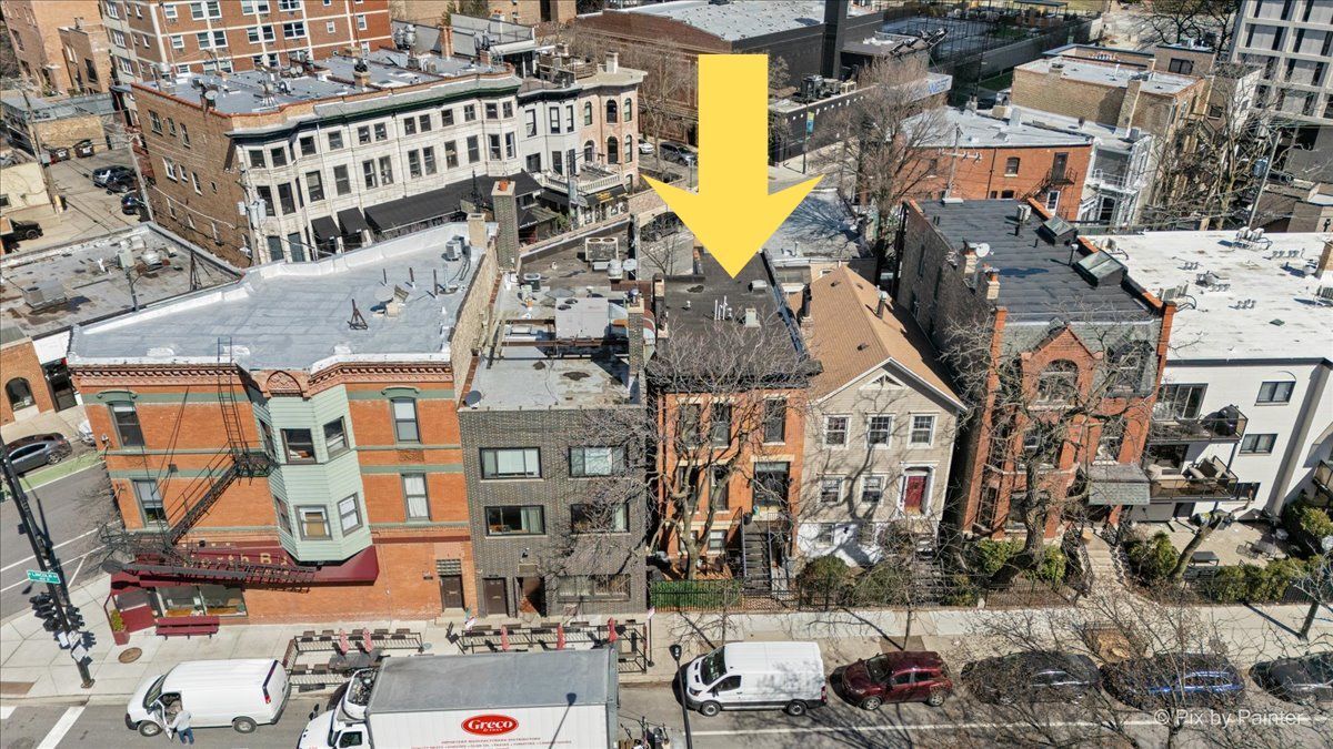 Property Photo: 1969 N Lincoln Avenue 1 IL 60614