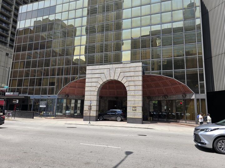 Property Photo:  10 E Ontario Street 4601  IL 60611 