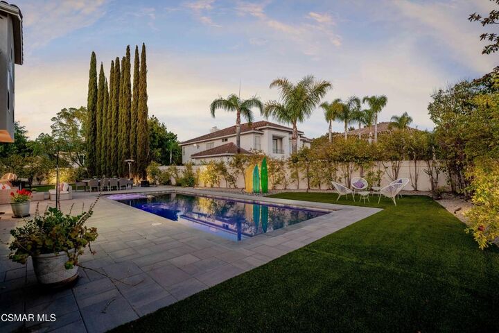 Property Photo:  515 Chippendale Avenue  CA 93065 