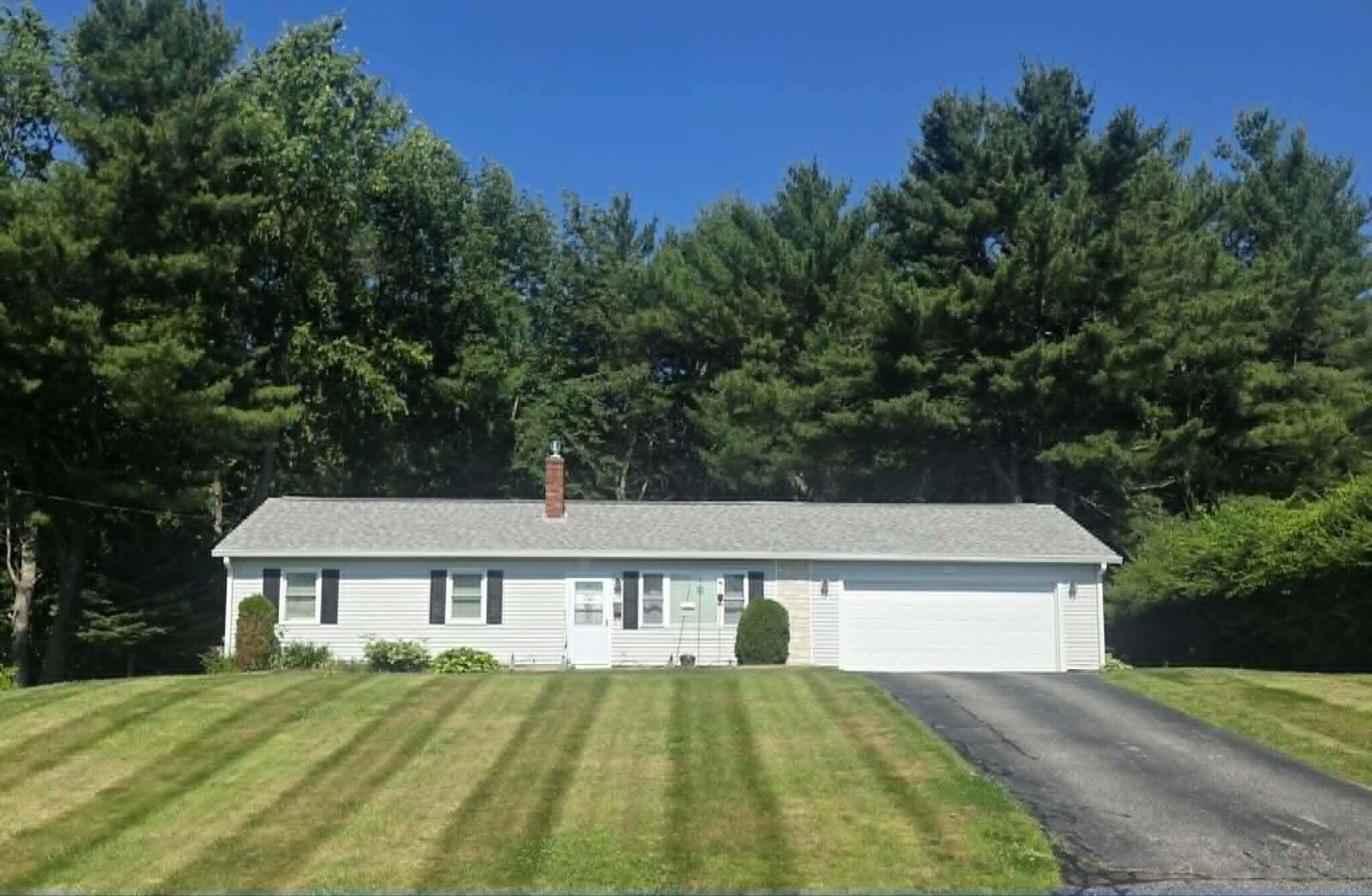 Property Photo:  54 Windy Street  ME 04330 