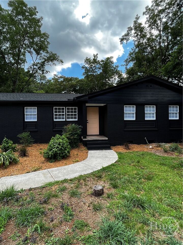 Property Photo: 1066 College Station Road GA 30605
