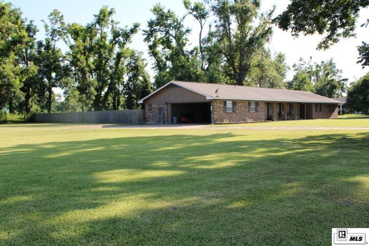 Property Photo: 115 Riddle Lane LA 71254