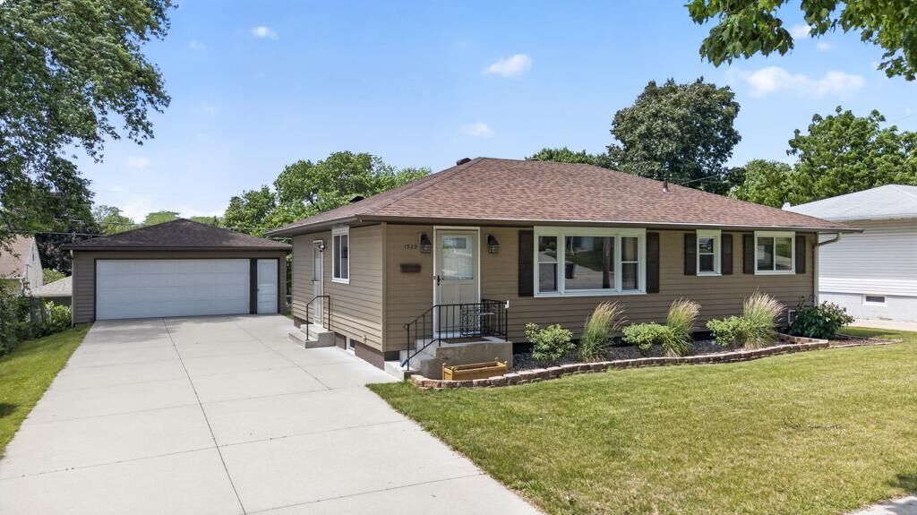 Property Photo:  1525 11th Avenue NE  MN 55906 