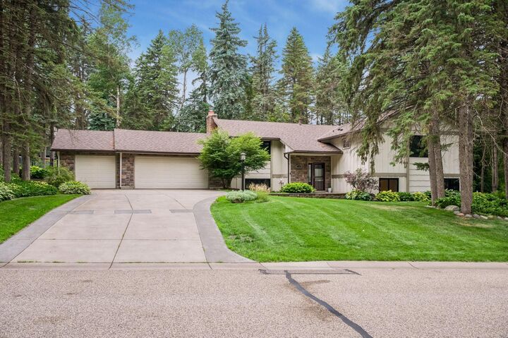 Property Photo: 1148 Kenilworth Drive MN 55125