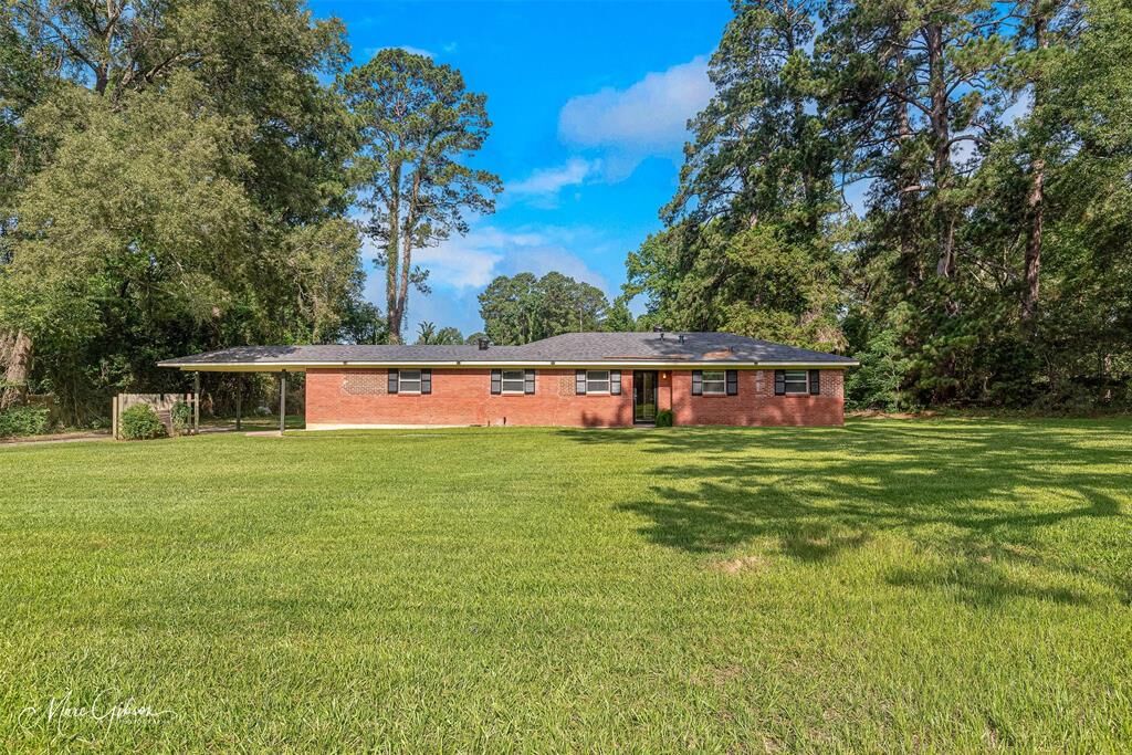 Property Photo:  9342 Dean Road  LA 71118 