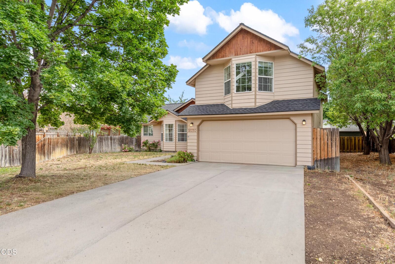 Property Photo: 2030 SW 28th Court OR 97756