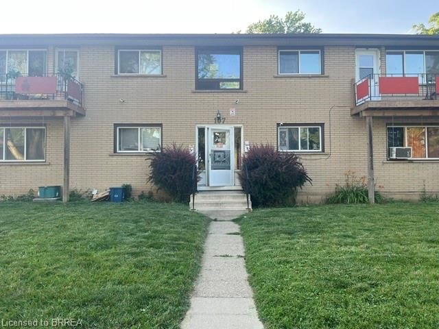 Property Photo:  107 Sixth Avenue  ON N3S 1B1 