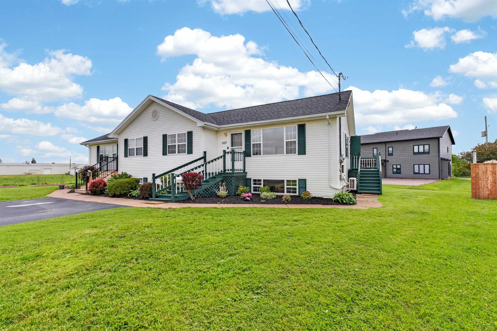 Property Photo:  107 Phaneuf Court  PE C1N 3B4 