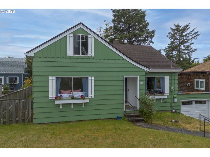 Property Photo: 811 12th Ave OR 97138