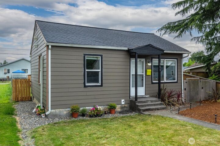Property Photo: 265 28th Avenue WA 98632