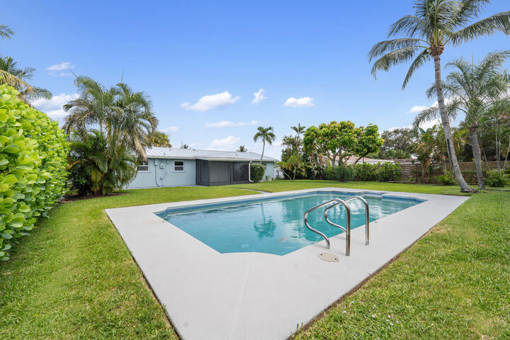 Property Photo:  204 Circle E  FL 33458 