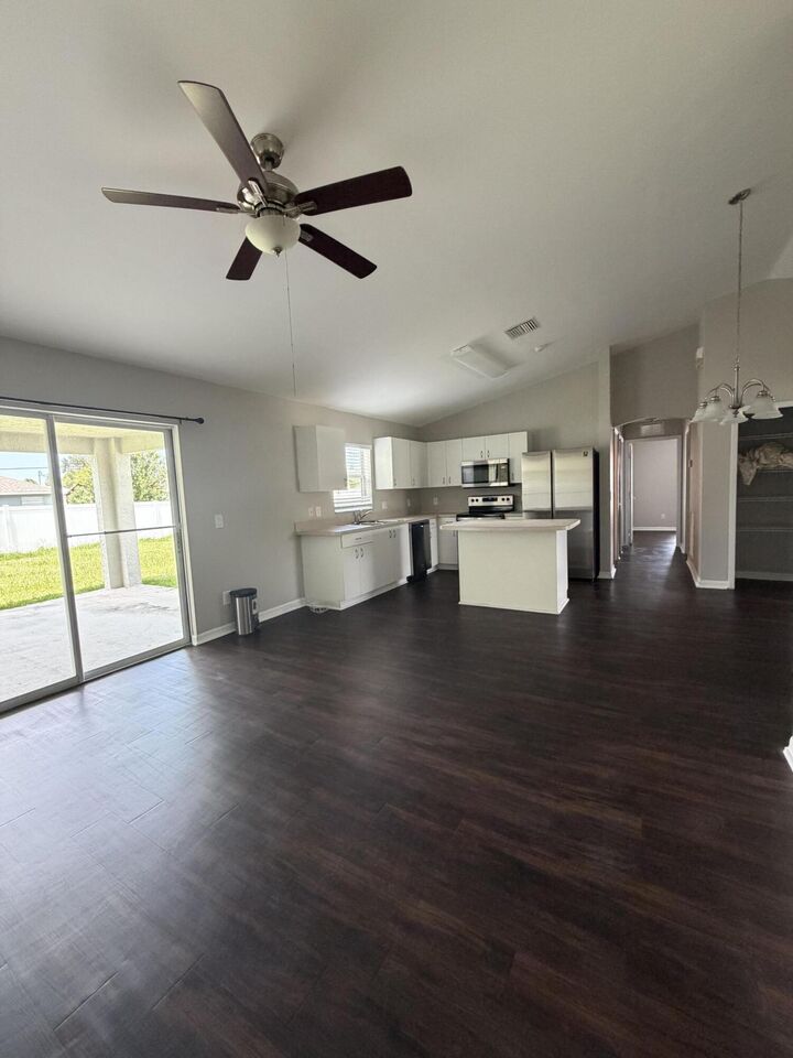 Property Photo:  581 NW Goldcoast Avenue  FL 34983 