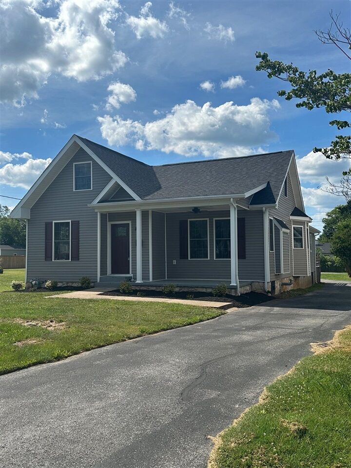 Property Photo: 863 Nutwood Street KY 42103