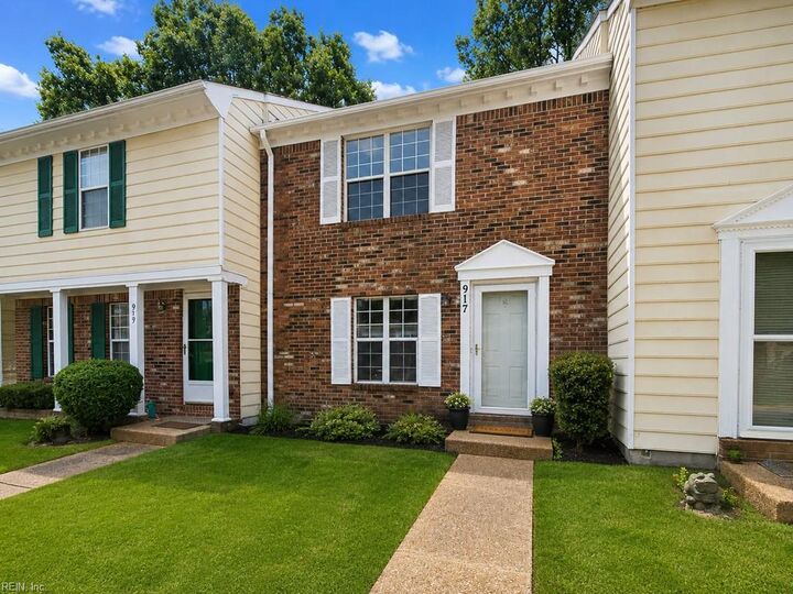 Property Photo: 917 Spinnaker Ct VA 23320