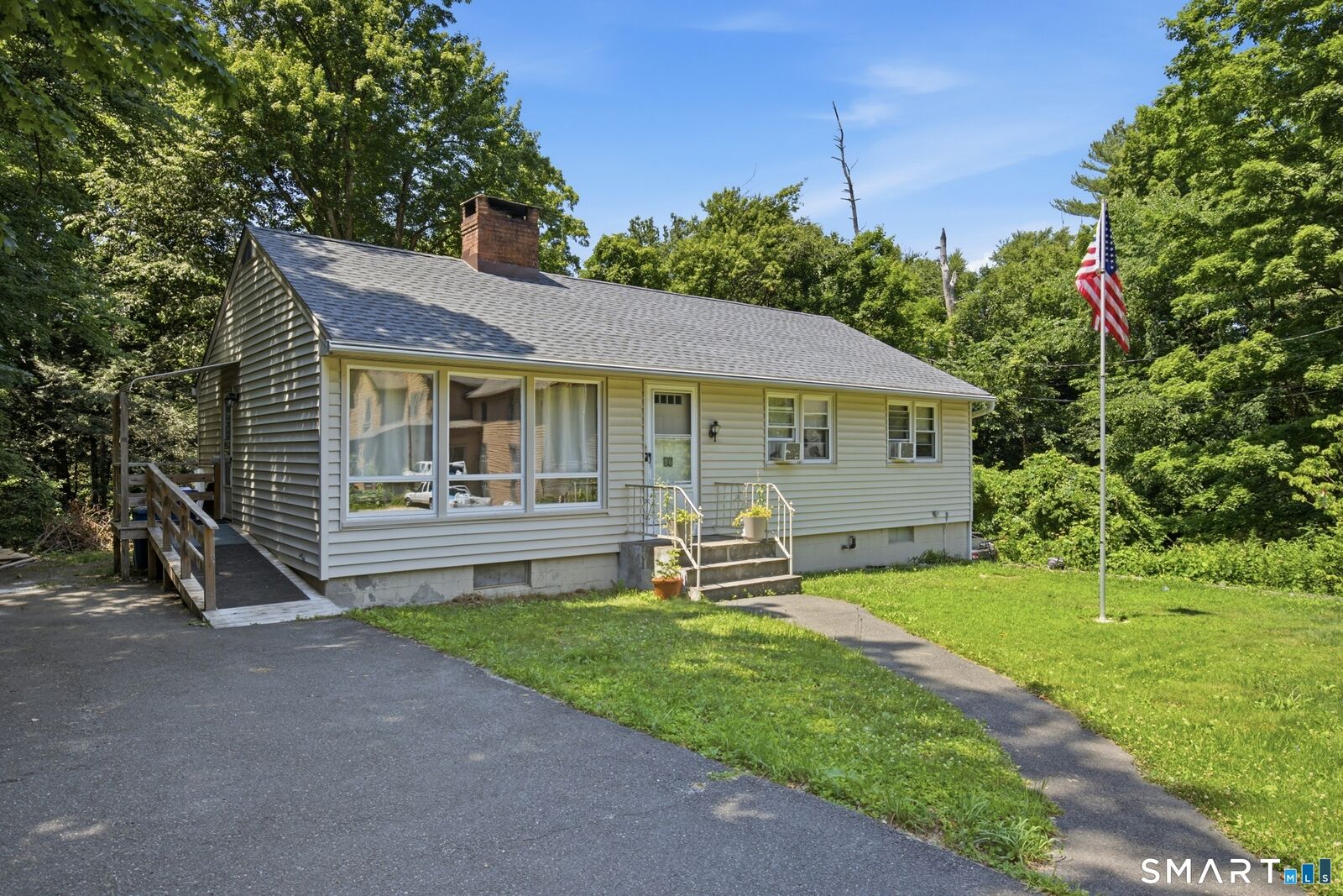 Property Photo:  16 Pine Street  CT 06482 