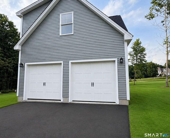 Property Photo:  2 Town Line Drive  CT 06424 