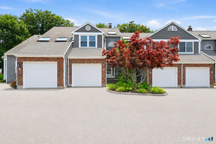 Property Photo: 1325 Farmington Avenue 7 CT 06010