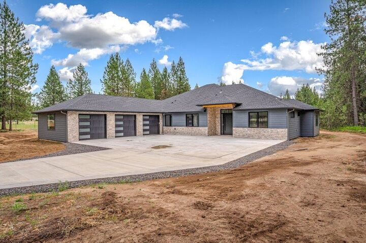 Property Photo:  1015 W Montgomery Rd  WA 99006 