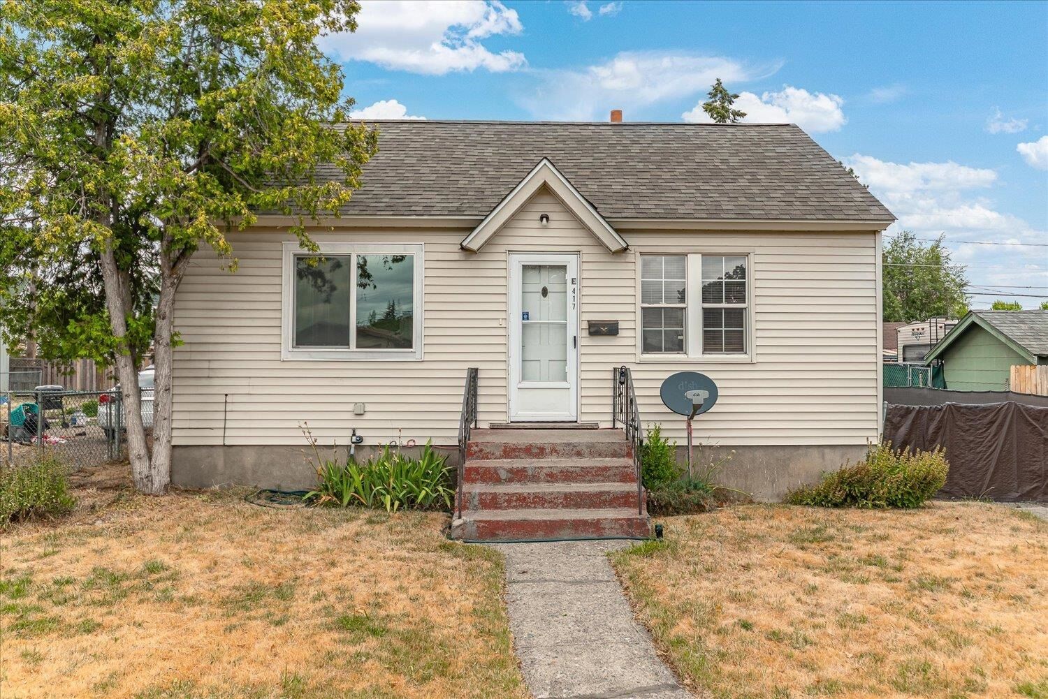 Property Photo:  417 E Princeton Ave  WA 99207 
