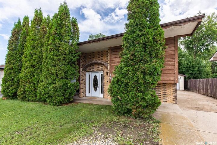 Property Photo:  17 Blue Sage Drive  SK S6J 1A5 
