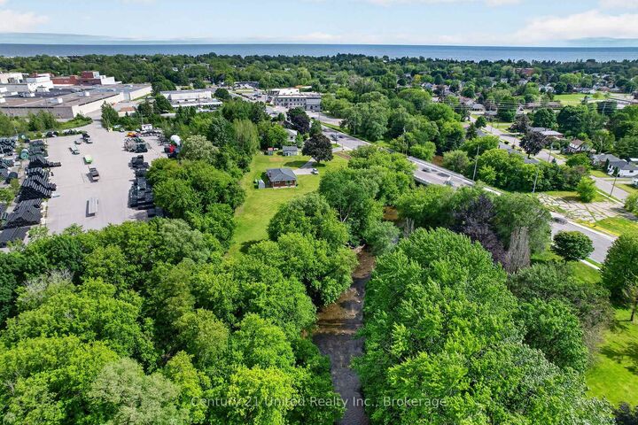 Photo de la propriété:  670 William Street  ON K9A 3A5 