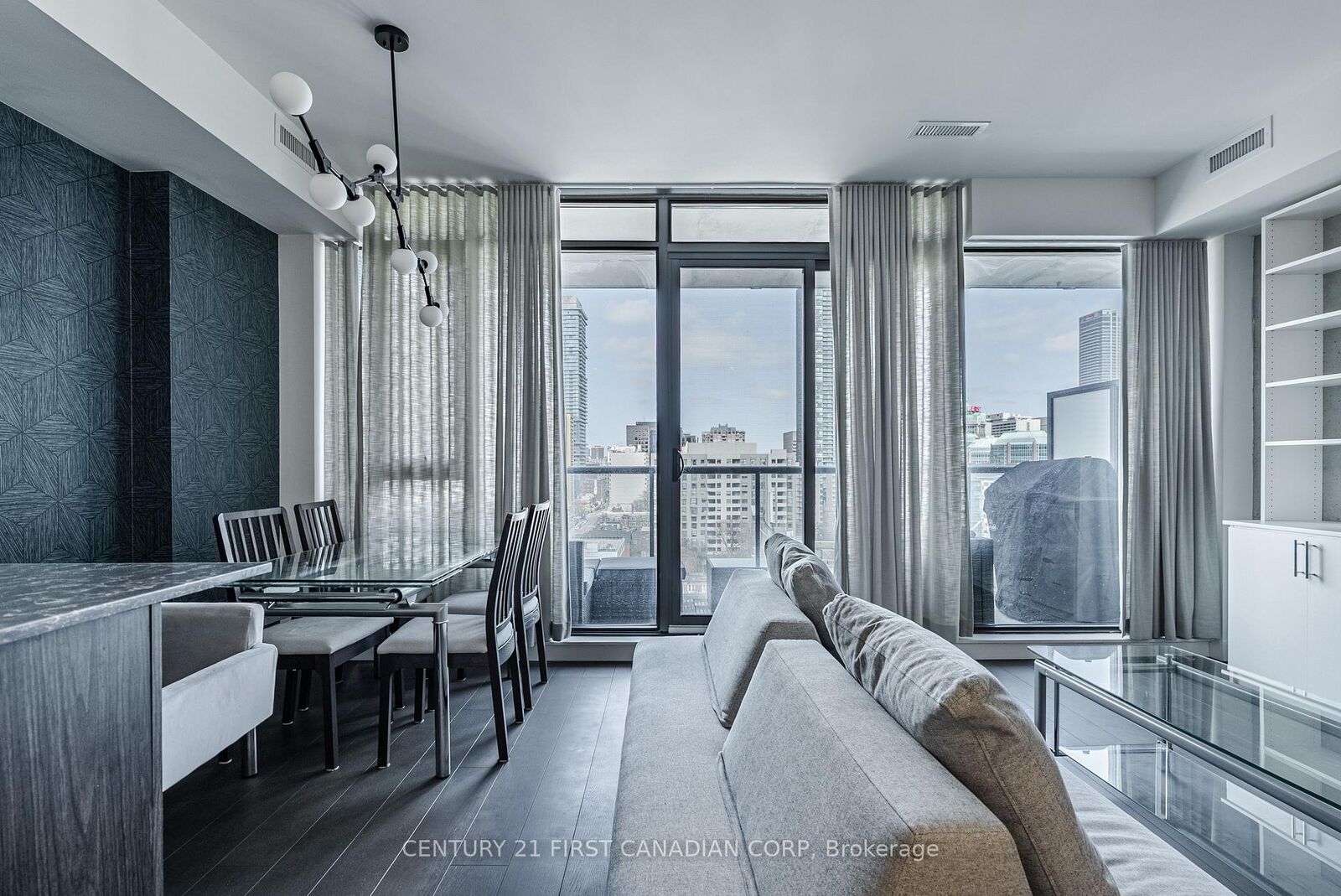 Property Photo: 81 Wellesley Street E 1405 ON M4Y 0C5