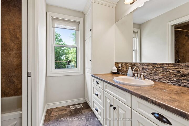 809 Kilman Road — photo 1
