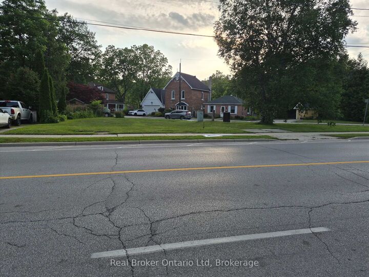 Property Photo:  586 &Amp 590 2nd Avenue E  ON N4K 2G6 