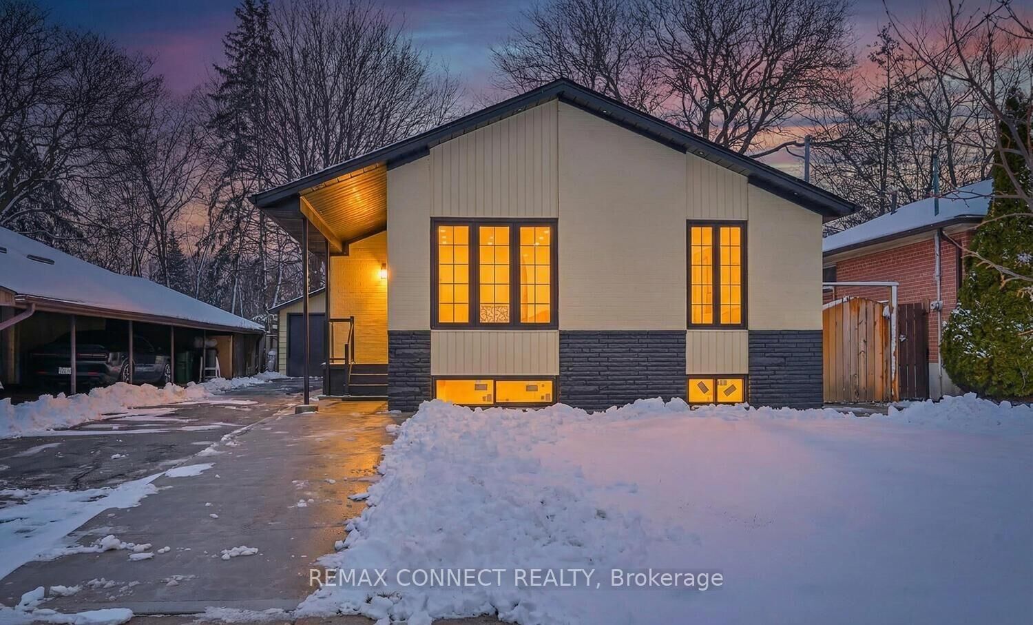 Property Photo:  55 Taysham Crescent  ON M9V 1X1 