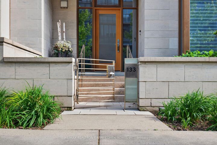 133 Pears Avenue — photo 1
