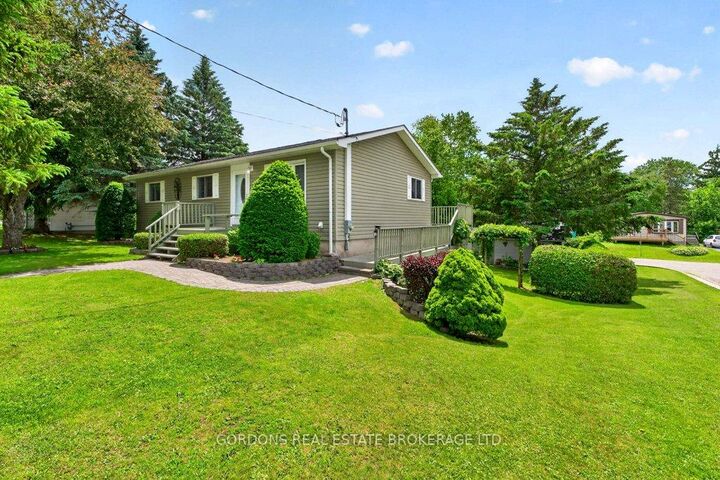 Property Photo: 450 Charles Street N ON K7G 1V7