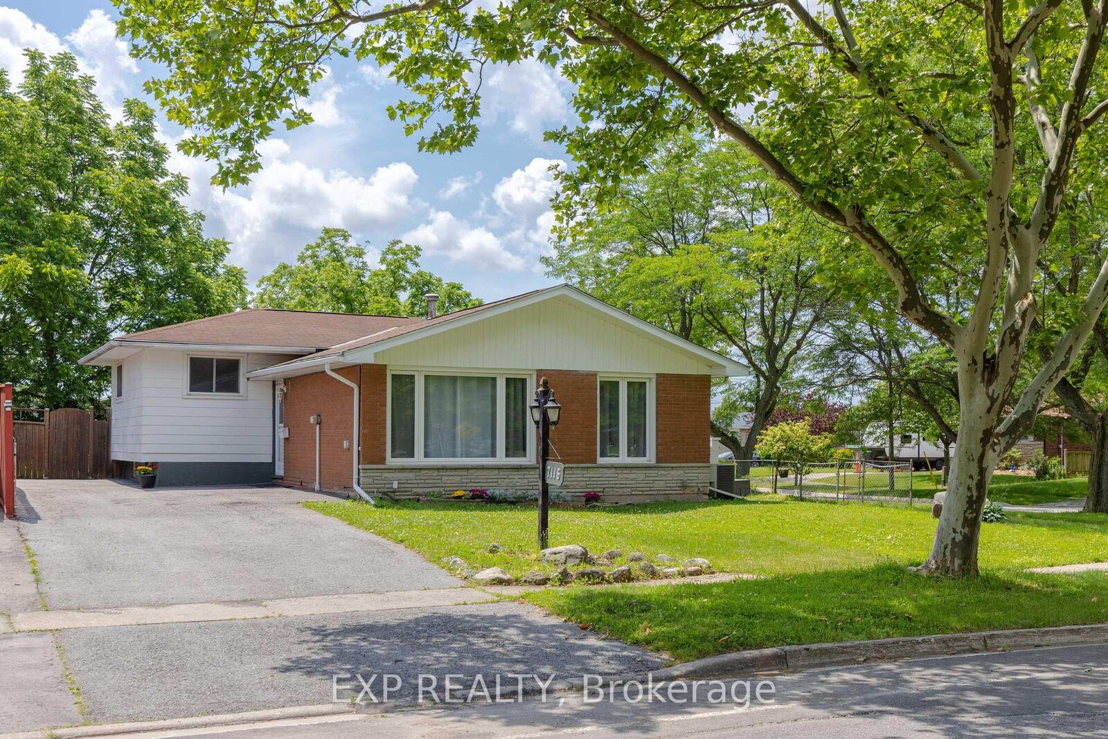 Property Photo: 7116 Centennial Street ON L2G 2Z1