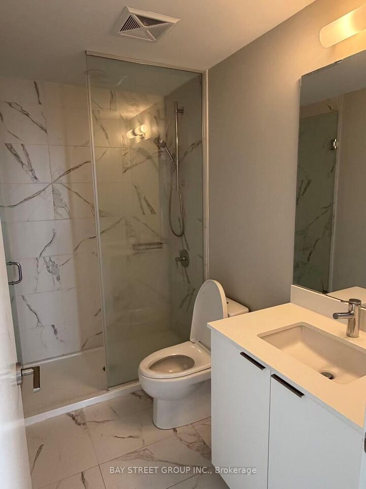 Property Photo:  7 Golden Lion Heights 44  ON M2M 2C1 