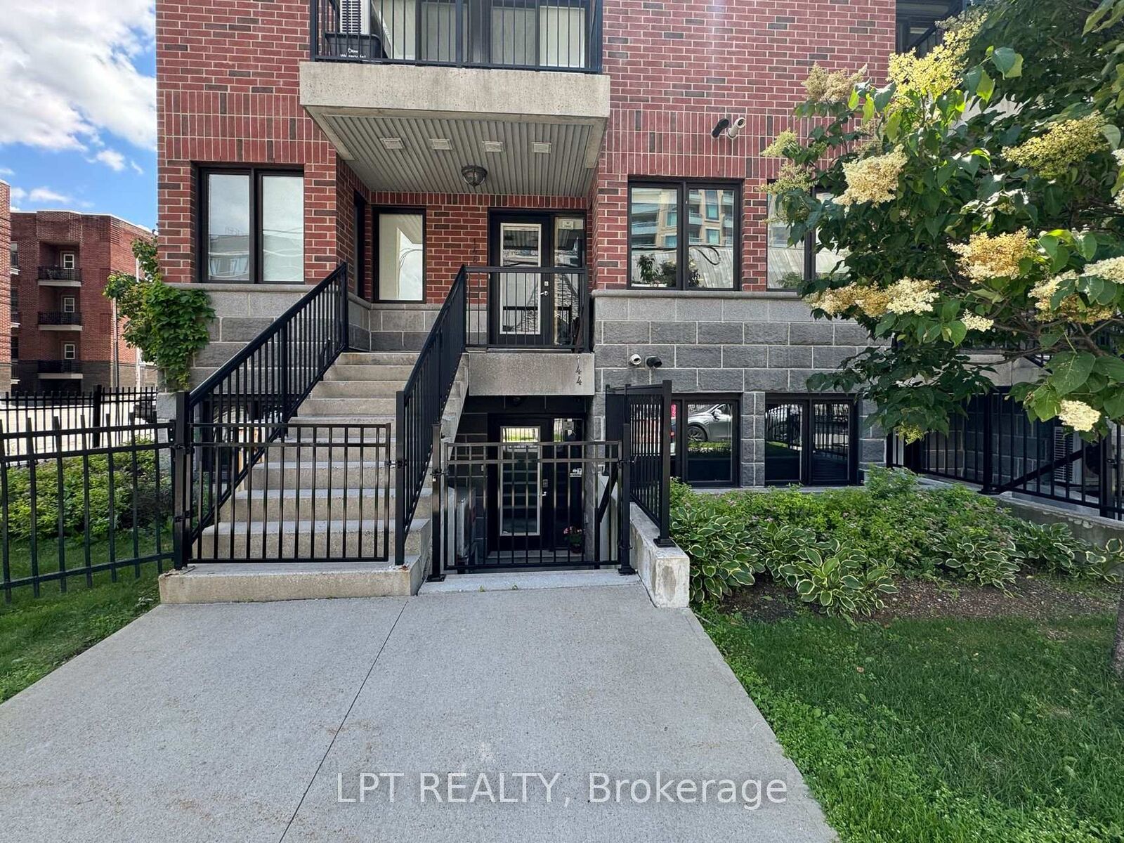 Property Photo: 144 Daly Avenue 101 ON K1N 0B2