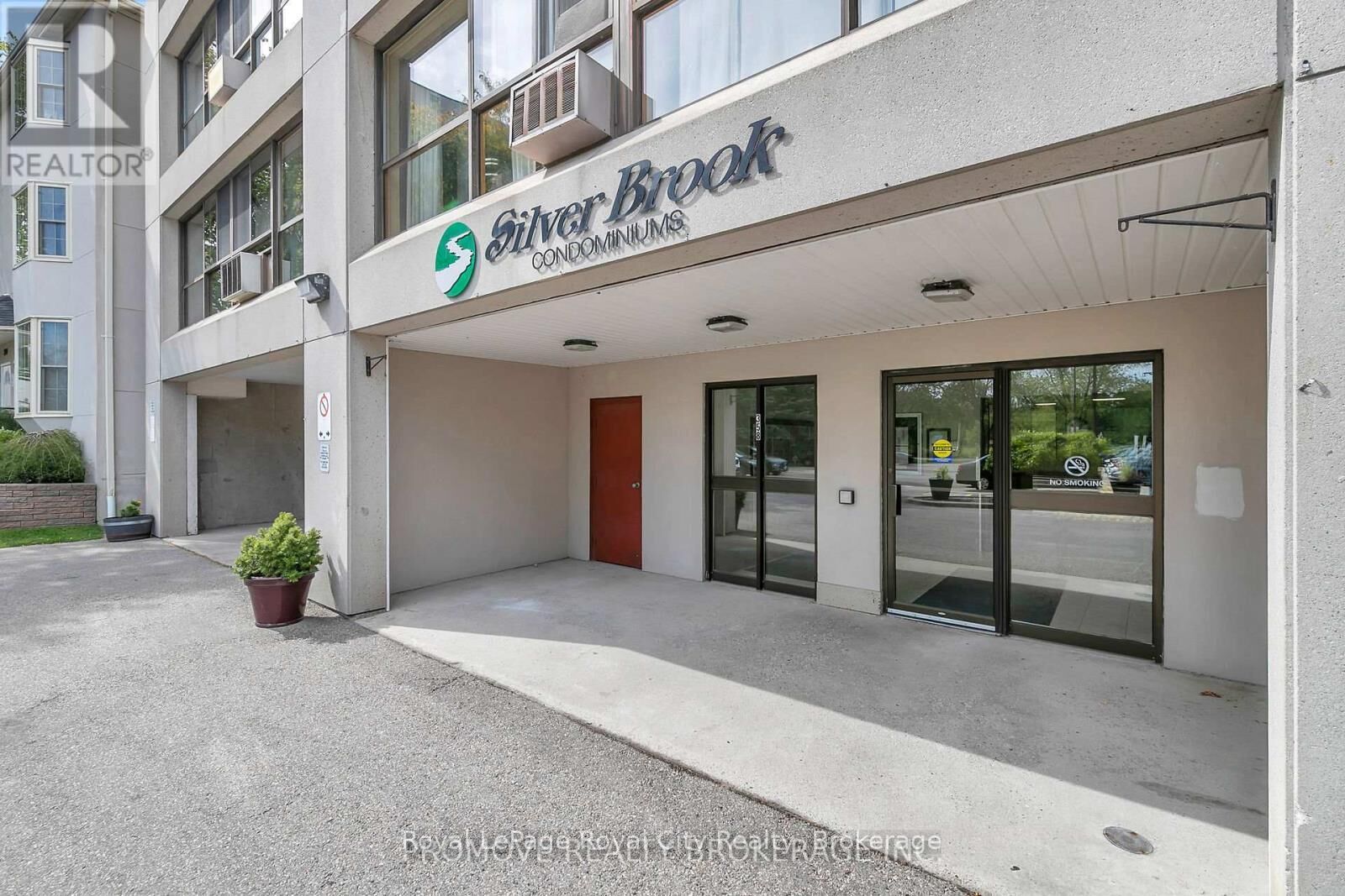 Property Photo: 358 Waterloo Avenue 906 ON N1H 7Y3