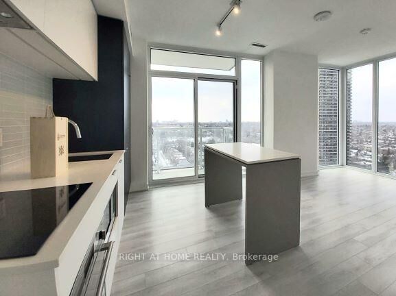 Property Photo:  33 Helendale Avenue 1312  ON M4R 0A4 