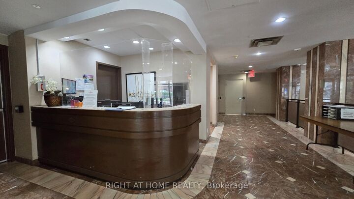 Property Photo:  7 Broadway Avenue 311  ON M4P 3C5 