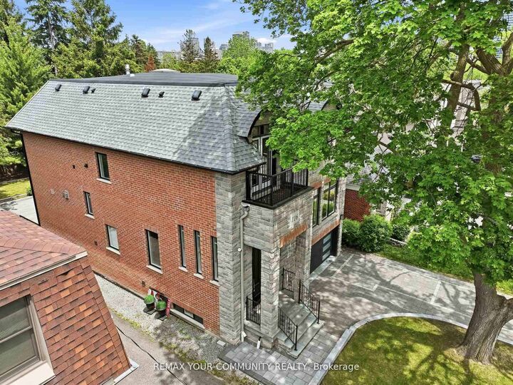 Photo de la propriété:  116 Park Home Avenue  ON M2N 1W8 