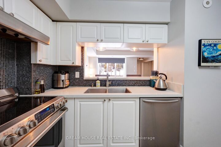 Property Photo:  5 Everson Drive 1008  ON M2N 7C3 