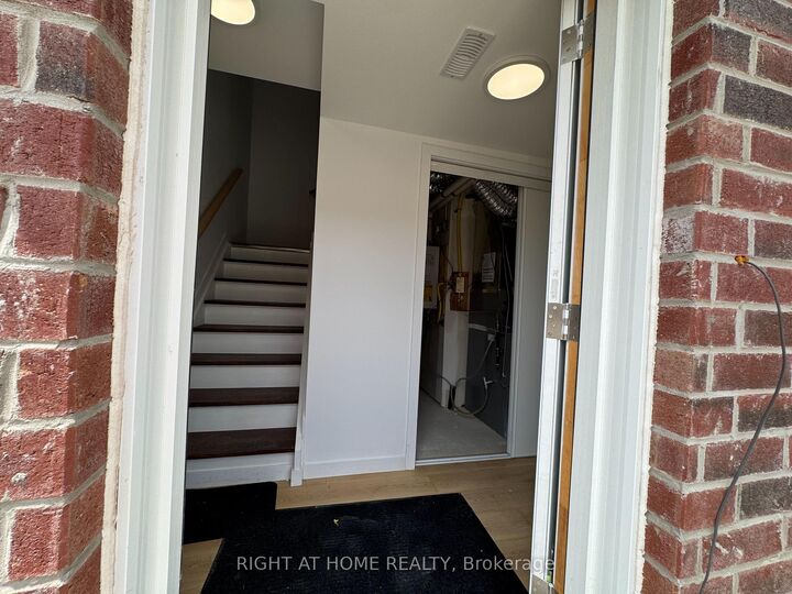 Property Photo:  113 Highriver Trail (Main)  ON L3C 0H6 