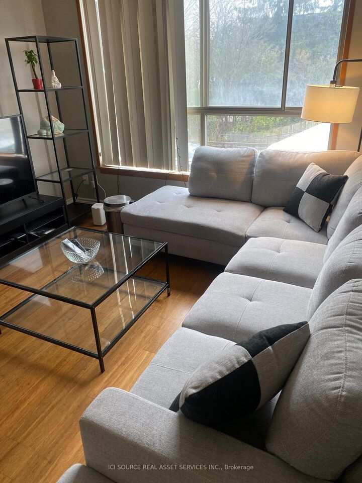 Property Photo: 249 Major Mackenzie Drive E 204 ON L4C 9M8