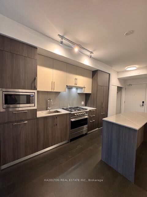 Property Photo:  8 Manor Road W 409  ON M4S 0E6 