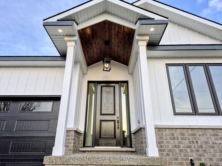 Property Photo:  115 Chesley Street Main  ON L9C 3V9 